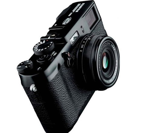 富士明年1月將推X100s相機黑色限量版
