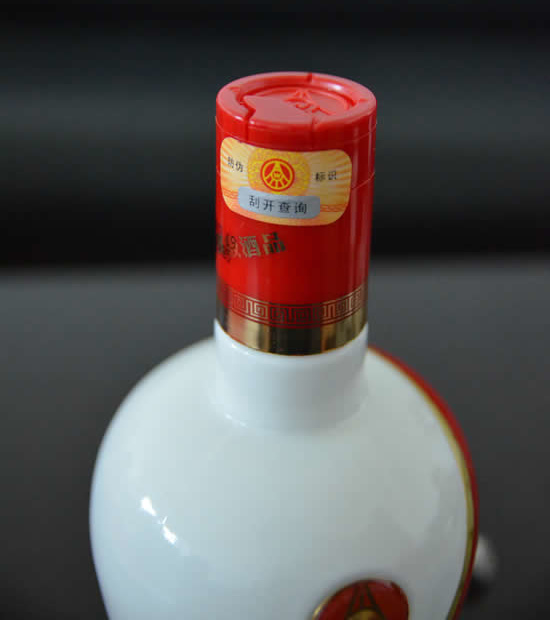 杭州門到門貿易馬良：美酒郁芬芳，玉碗盛來琥珀光