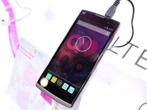 中國移動首款自主品牌4G手機M811發售