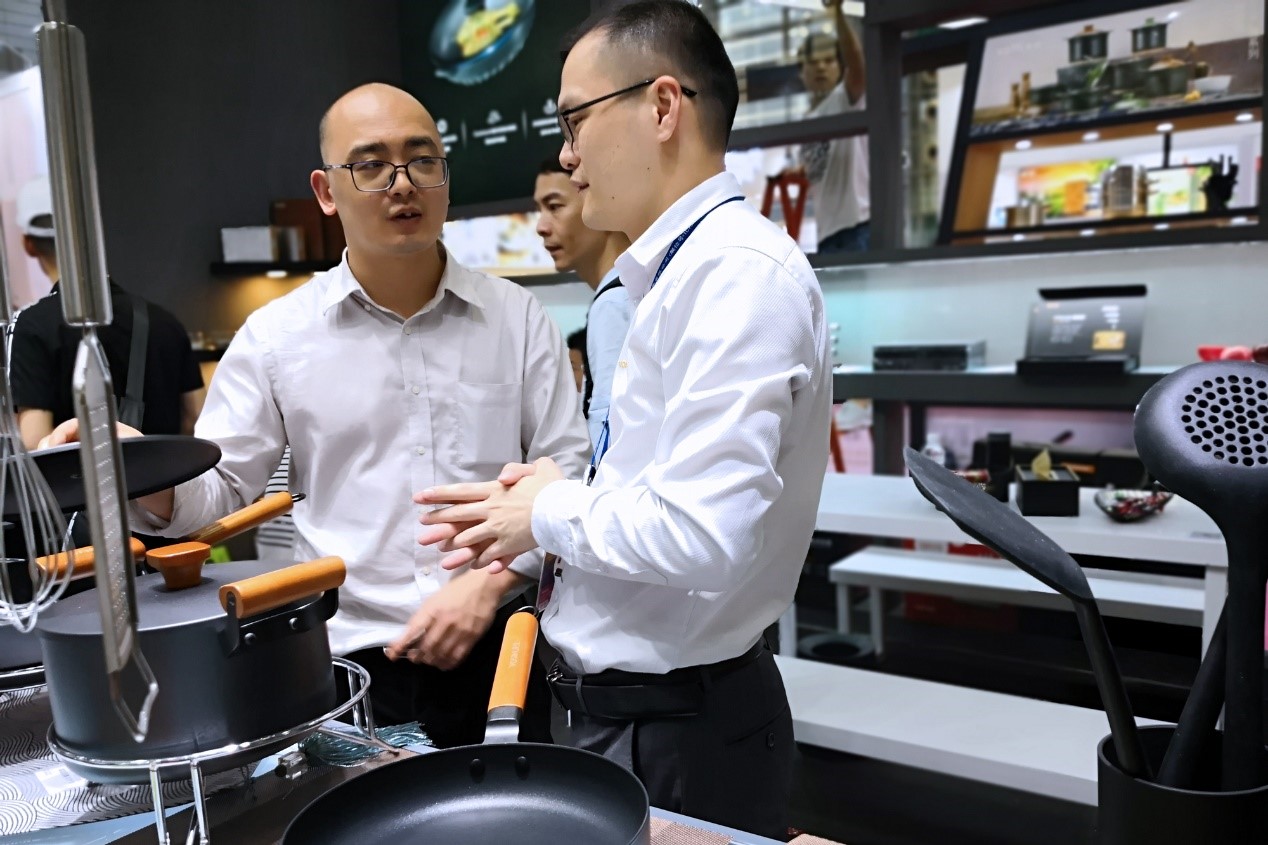 沃生原創新品驚艷揭曉，引領刀具鍋具時尚風潮